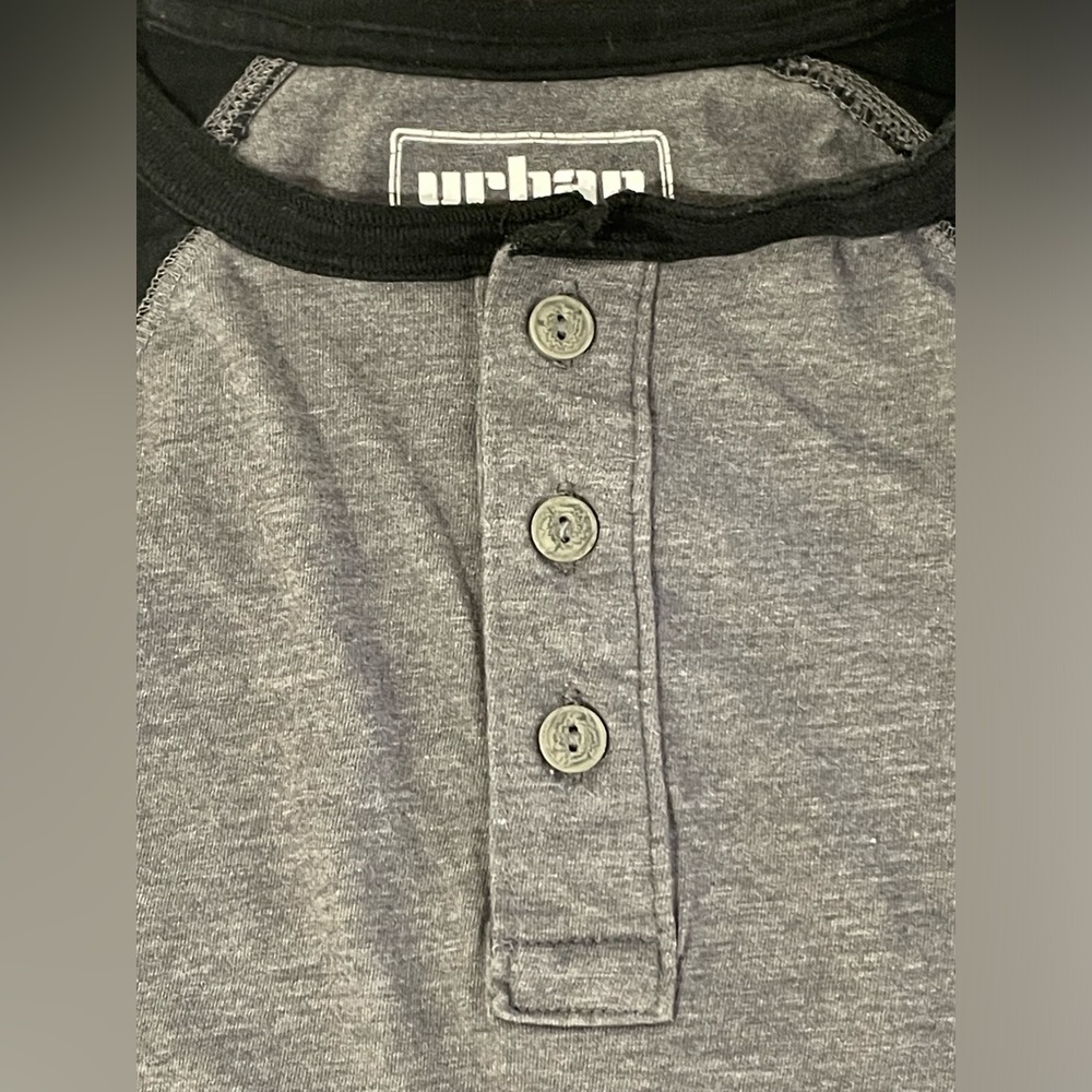 Urban Pipeline Long Sleeve Henley *Great Cond*. Size L - Picture 2 of 4